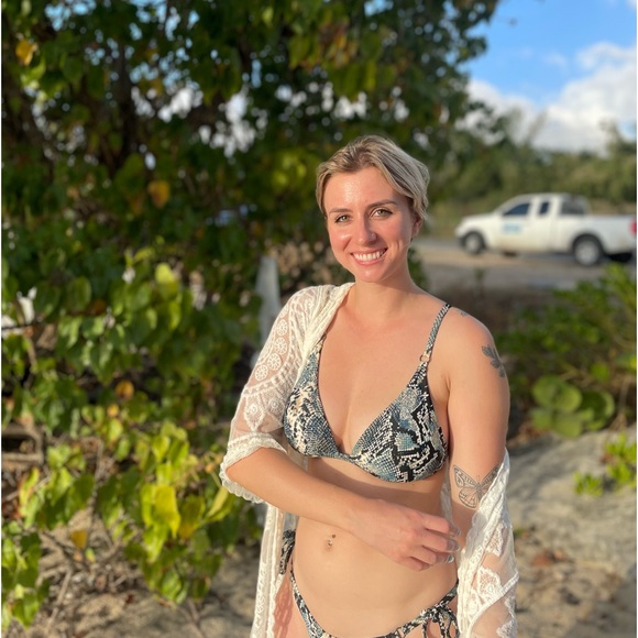 Meet your Posher, Olivia - Picture 3 of 6